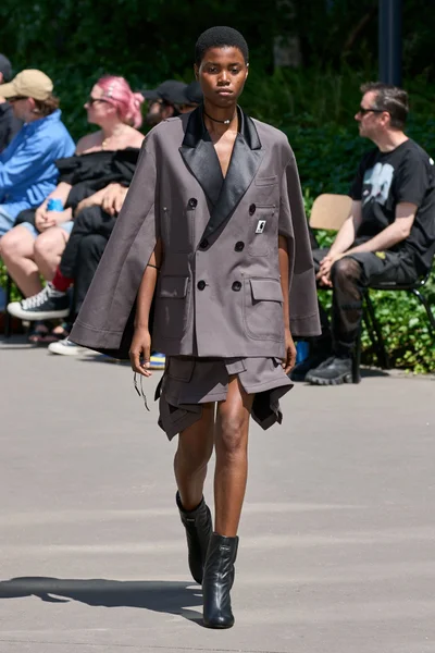 Look 9